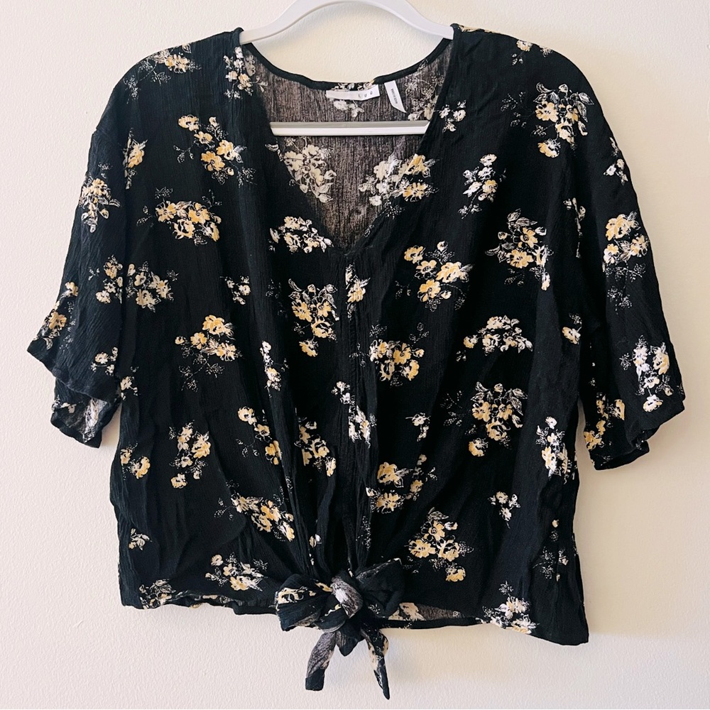 Stitch Fix LUQ Rhee Tie Front Floral Top